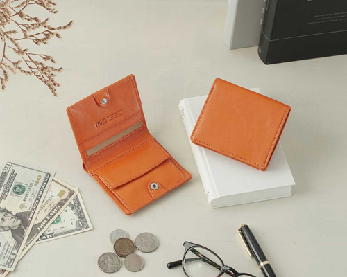 刻印可】すっきり薄く「ほどよく小さい」二つ折りミニ財布 ヴァケッタ