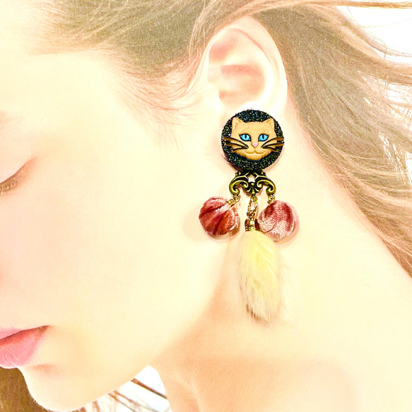 ふわ猫イヤリング 【送料無料】ピンク プレゼント 猫 ねこ ネコ ファー
