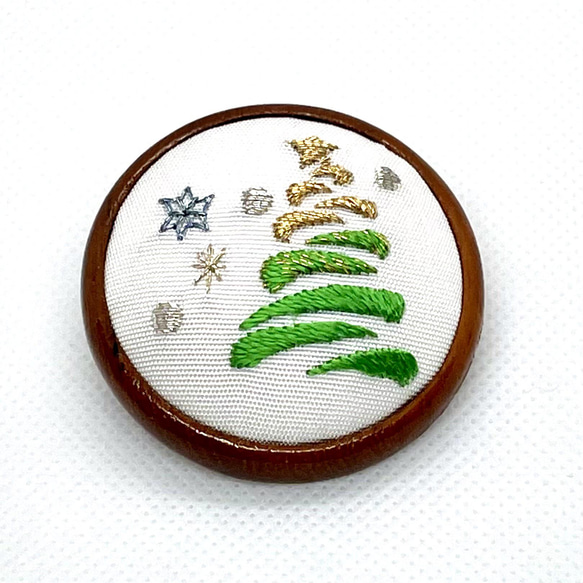 クリスマスツリー 刺繍ブローチ 絹糸と金糸の日本刺繍 ブローチ りん