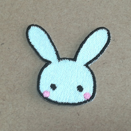 ワンダフルワールド うさぎちゃんの可愛い刺繍のカジュアル