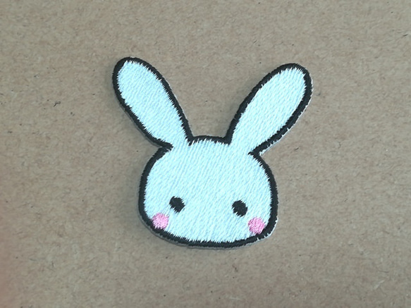 かわいいうさぎの顔刺繍ワッペン/干支卯ウサギ/選べるサイズ 3枚目の画像