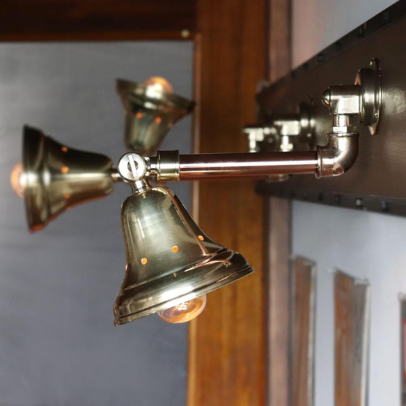 工業系壁掛け照明｜真鍮製山型シェード＆銅製配管インダストリアルブラケットライト◆おしゃれ/カフェ/店舗/真鍮壁付け照明 白熱球