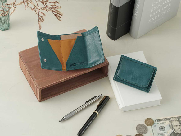 【超美品】三つ折り財布 刻印可】カードが重ねて10枚入る、最小クラス三つ折りミニ財布 ヴァ