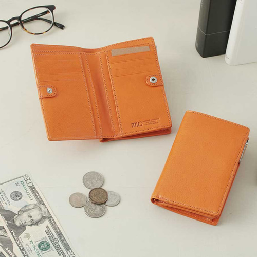 刻印可】大きすぎないミドルウォレット｜長財布並みの収納力を持つ