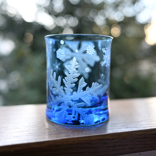 再販】「雪の結晶 A」 サンドブラスト ブルー ロックグラス インディゴ