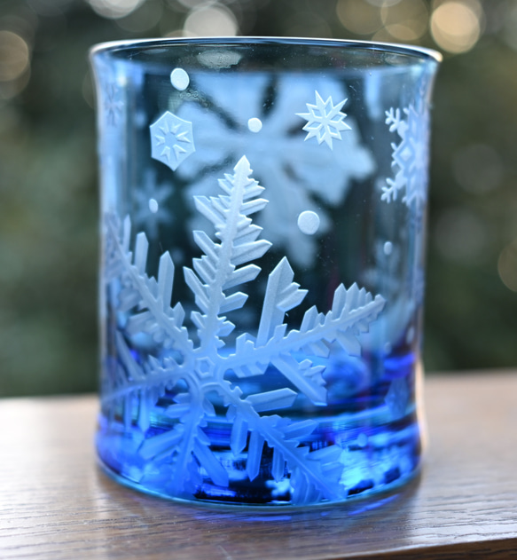 再販】「雪の結晶 A」 サンドブラスト ブルー ロックグラス インディゴ