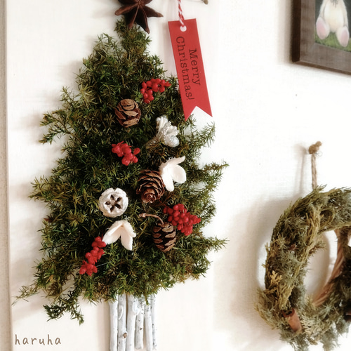 毎年飾れる壁に飾るクリスマスツリーガーランドウォールツリースワッグ