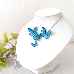 羽ばたく蝶々のネックレス♪新色モルフォ。青い蝶。蝶々ネックレス