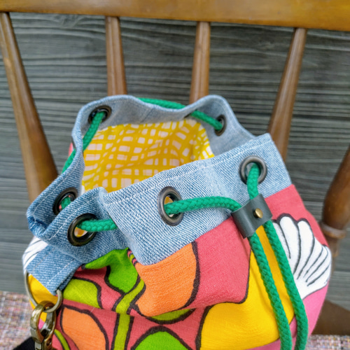 レトロフラワー ヴィンテージ生地リメイク 巾着型ショルダーバッグ 和