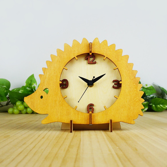 「はりねずみ」木製置き掛け時計　 1枚目の画像