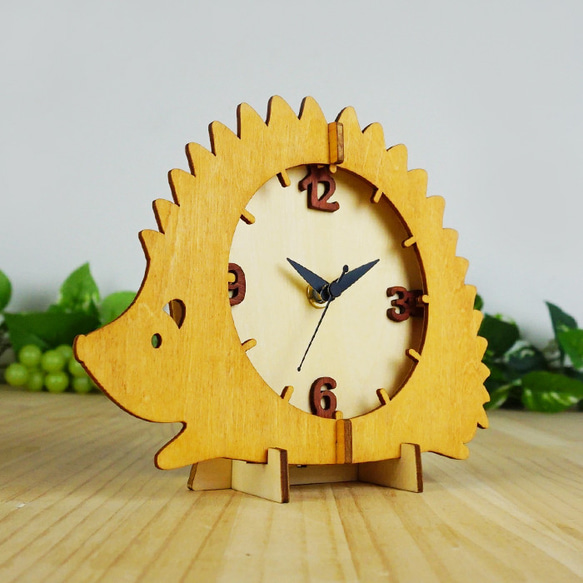 「はりねずみ」木製置き掛け時計　 2枚目の画像
