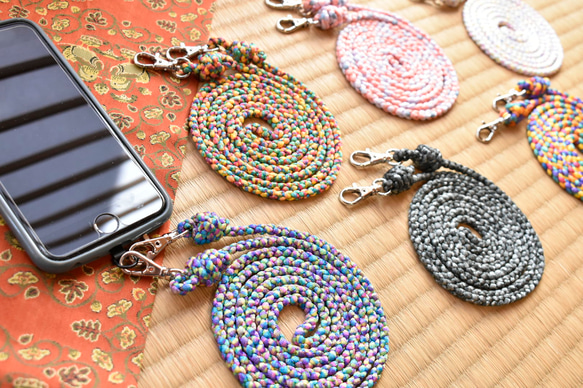 【京都くみひも×尾州かすり染】 伝統技術のコラボ！かわいいスマホショルダー スマホストラップ※送料無料※ 1枚目の画像