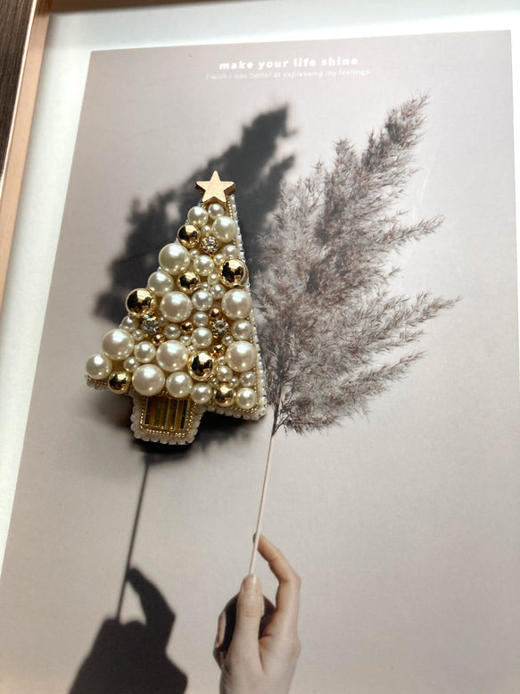ビーズ刺繍ブローチ　クリスマスツリー　ゴールドスター 4枚目の画像
