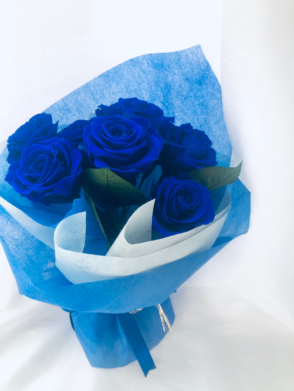 プリザーブドフラワー青い薔薇9輪花束 1枚目の画像