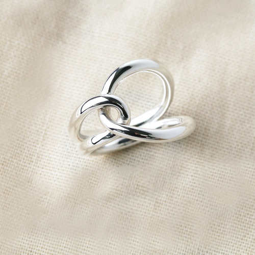 定番 人気のノットリング（結び）大ぶり 【Silver925