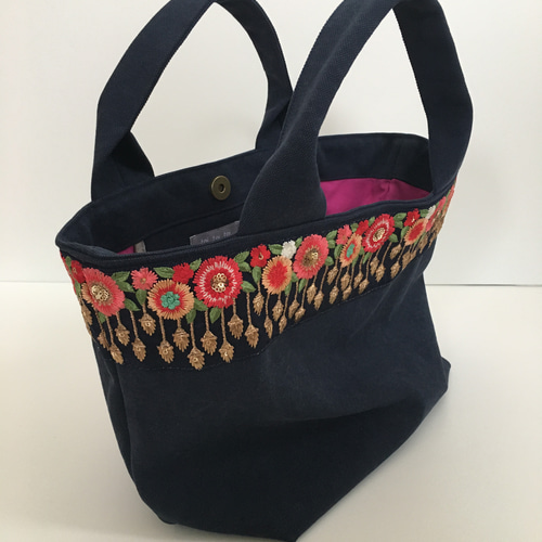 インド刺繍リボンとクッタリ帆布のトートバッグ◇ネイビー トート