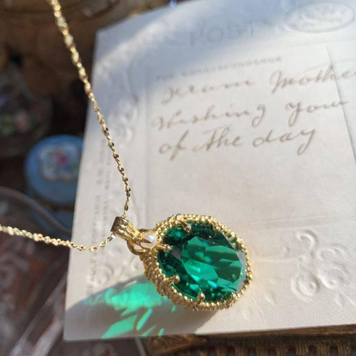 18K ゴールド ネックレス アンティーク風 グリーン 18K ゴールド ネックレス アンティーク風 グリーン