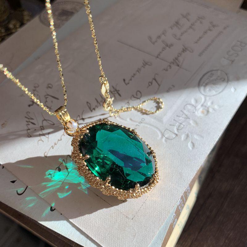 エメラルド グリーン アンティーク オールドベニス ウエスタンアンティーク キラキラ ストーンネックレス 緑