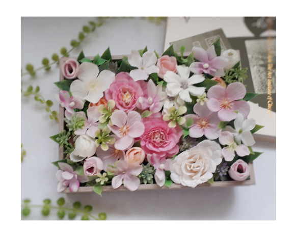 ダリアの華やかBOXフラワーアレンジメント アートフラワー