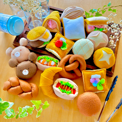 おままごと☆フェルトのパン屋さん18個セット トング&トレイ付き