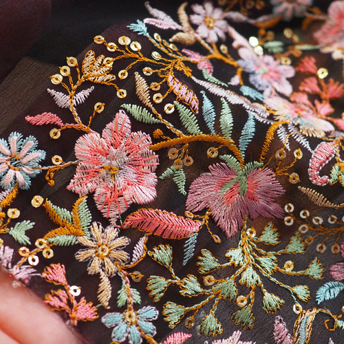 インド製 刺繍布地 NEW】インド刺繍生地＊ 112cm巾 長さ50cm ファブリック 生地