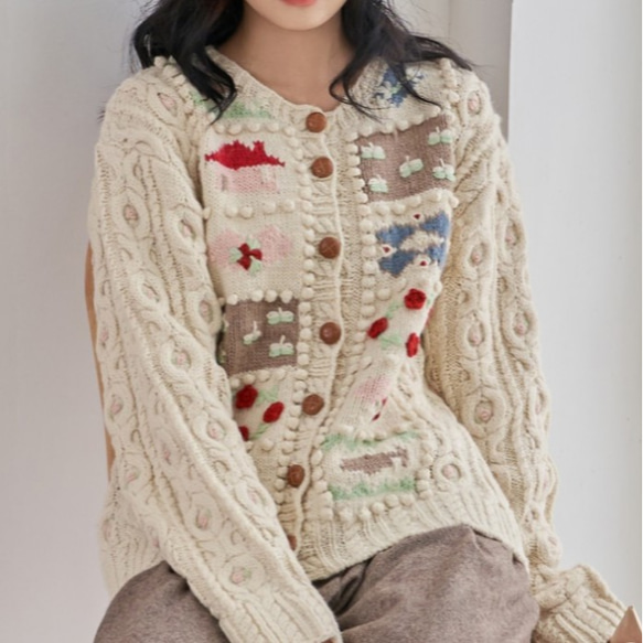 手編み  セーター  手編み+フック+ハンド刺繍  冬の保温  贈り  ベージュ 2枚目の画像