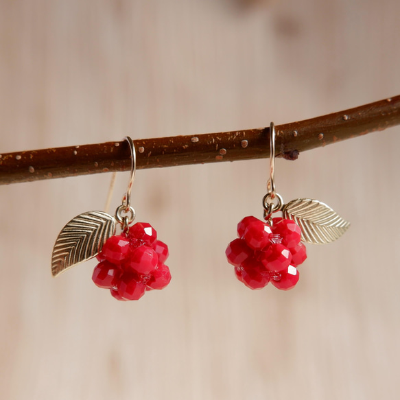 14KGF 赤珊瑚の揺れる木苺ピアス/イヤリング -いちご 木の実 3月誕生石