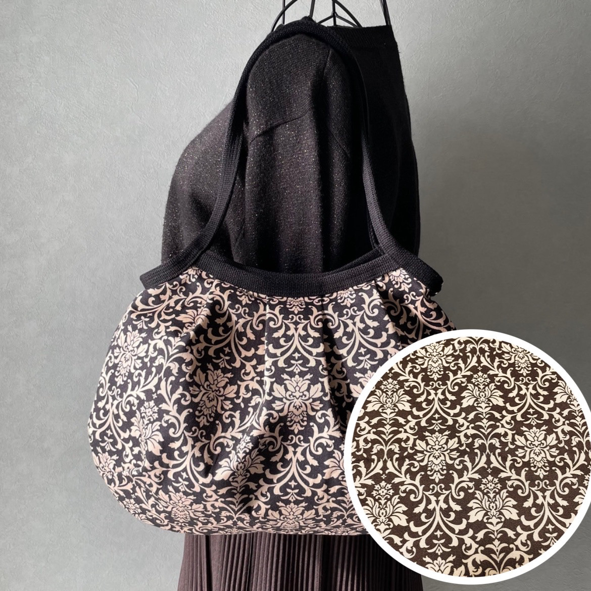 コロンと可愛いショルダーグラニーバッグ　アンティークなダマスク柄　ブラック地／ブラウン地　◎選べる2サイズ