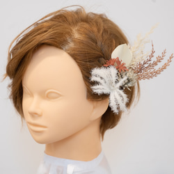 【ショートヘアーやベリーショートの花嫁様に】ドライフラワー風ヘッドパーツA　秋冬のBOHOウェディングの髪飾り 2枚目の画像