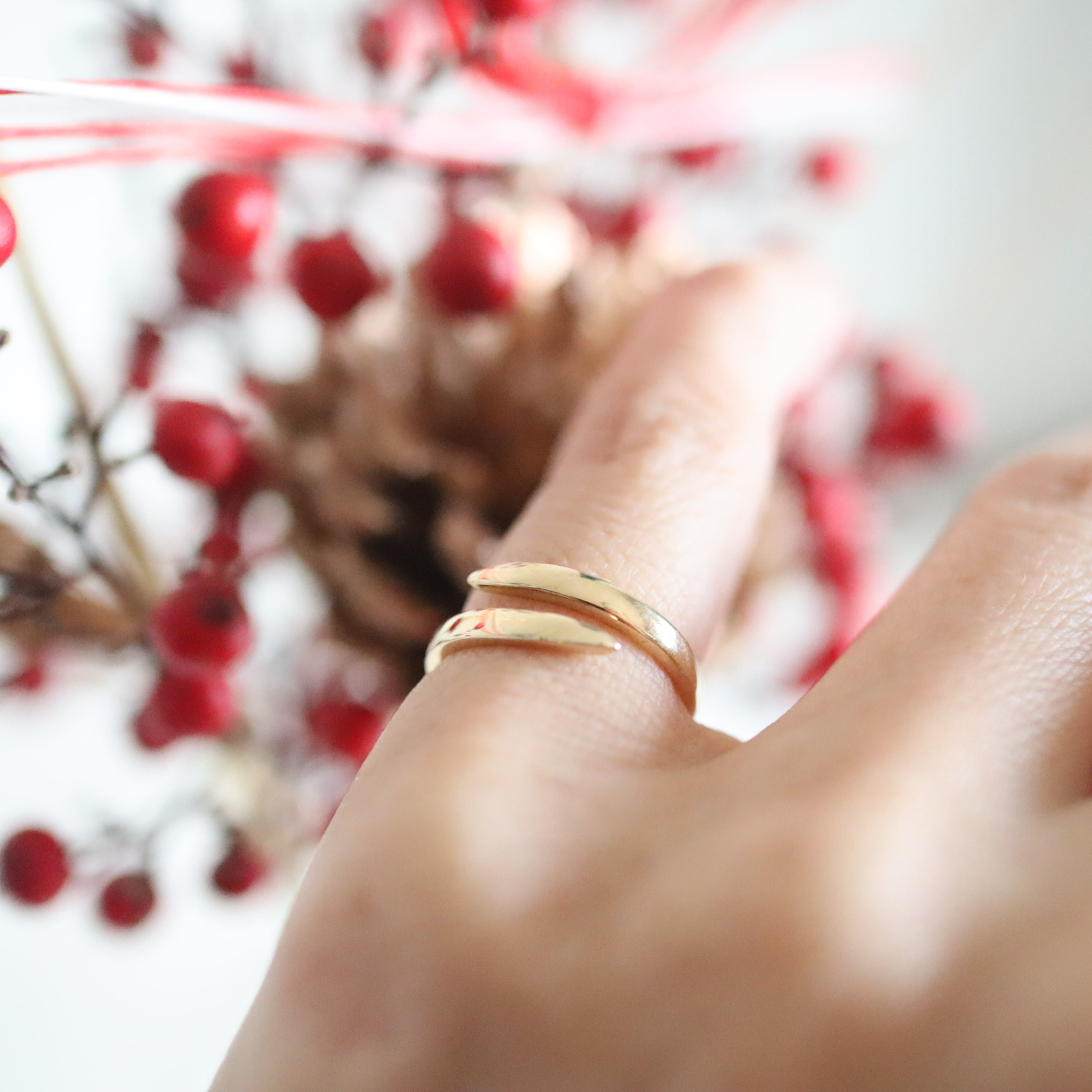 蛇をイメージしたK10ピンキーリング　鏡面仕上げ　５号　在庫限り