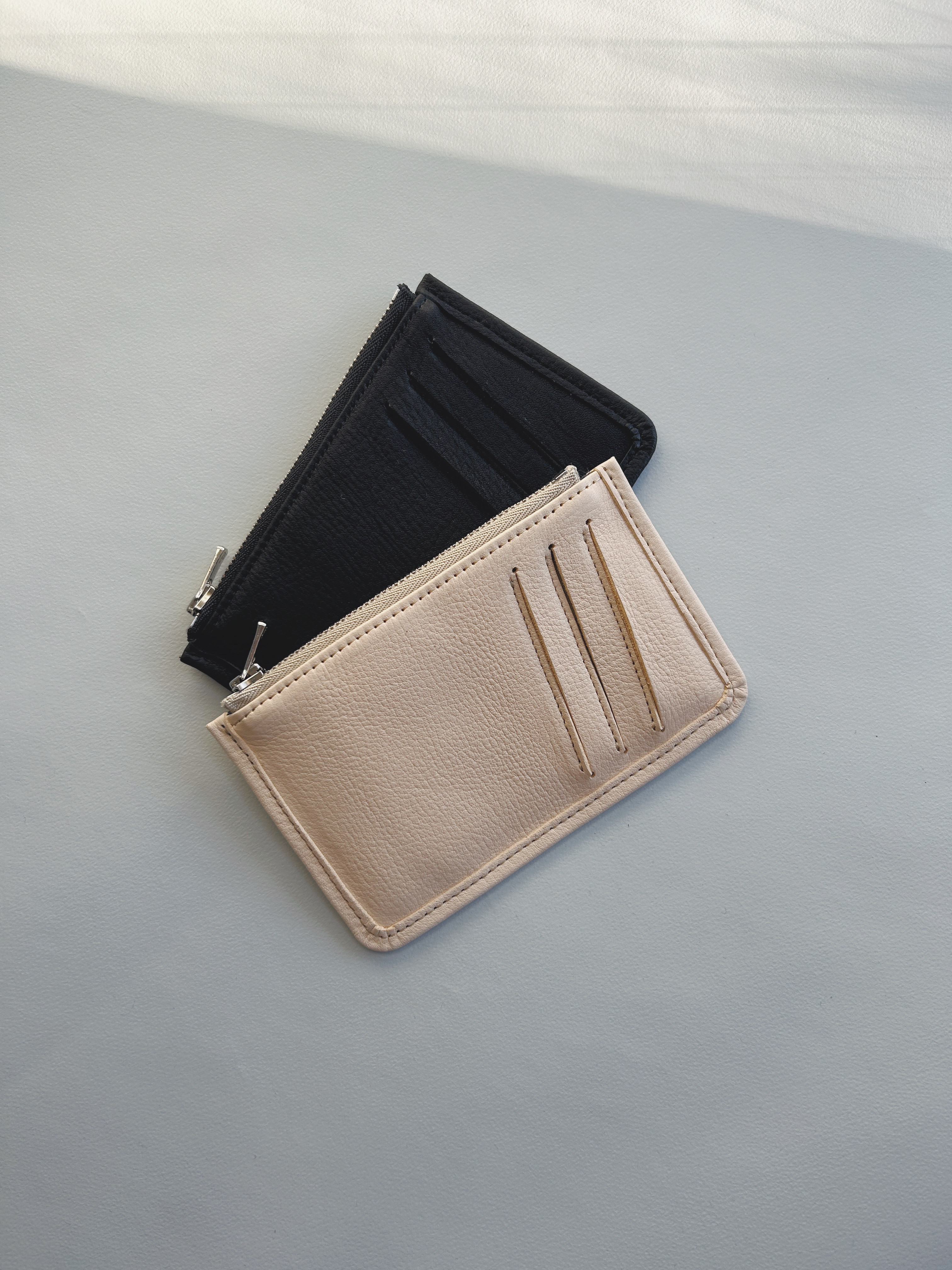 片手サイズ【サステナブルレザー】ジップフラグメントケース　　ミニ財布　コンパクト財布