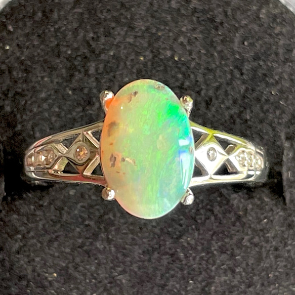 セミクリスタルオパール　シルバーリング　キュービックジルコニア8 個付 セミクリスタルオパール シルバーリング キュービックジルコニア8個