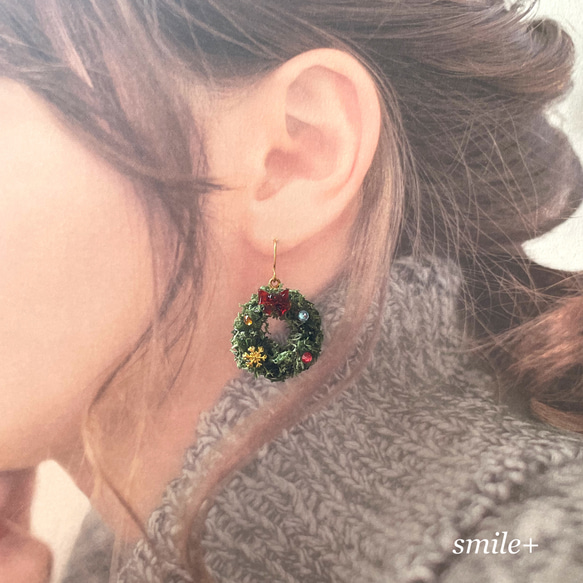 クリスマスリースのピアス/イヤリング 2枚目の画像