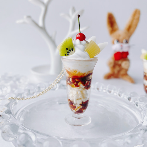 喫茶店のチョコバナナパフェ ロングネックレス フェイクスイーツ 