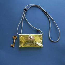 芒果黃色透明金屬絲 PVC 零錢包“骷髏”帶肩帶 第5張的照片