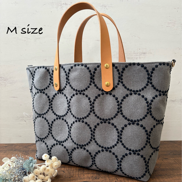 トートバッグ　dopタンバリン グレー Mサイズ ミナペルホネン dop タンバリン グレー 機能的 トートバッグ