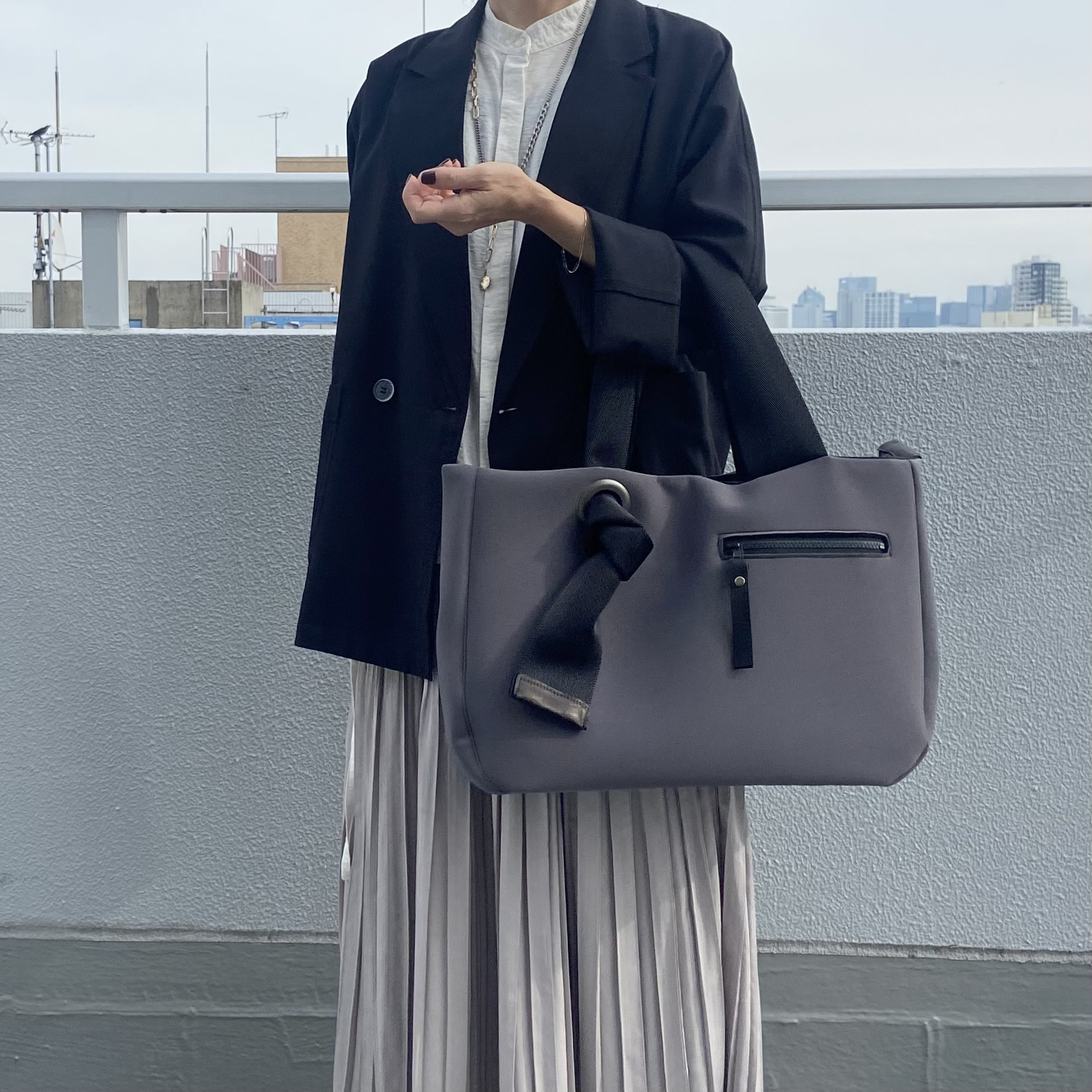 【機能充実トート】A4収納可能＊ネオプレーン素材＊オプションにて名入れ・斜めがけ可能　グレー