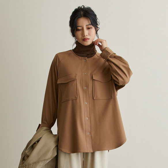 なめらか裏起毛シャツ　あったか＆ゆるふわ　ノーカラー　サイズ38　モカ　スナップボタン　 1枚目の画像