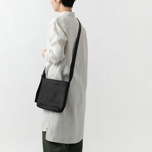 再入荷】レザーショルダーバッグ black <S> ショルダーバッグ 再入荷】レザーショルダーバッグ black <S> ショルダーバッグ