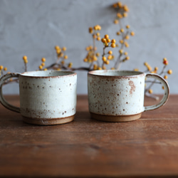 鉄粉のある　マグカップ 筒型　スープカップ　乳白系 陶器　ギフト 2枚目の画像