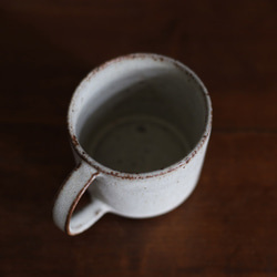 鉄粉のある　マグカップ 筒型　スープカップ　乳白系 陶器　ギフト 6枚目の画像
