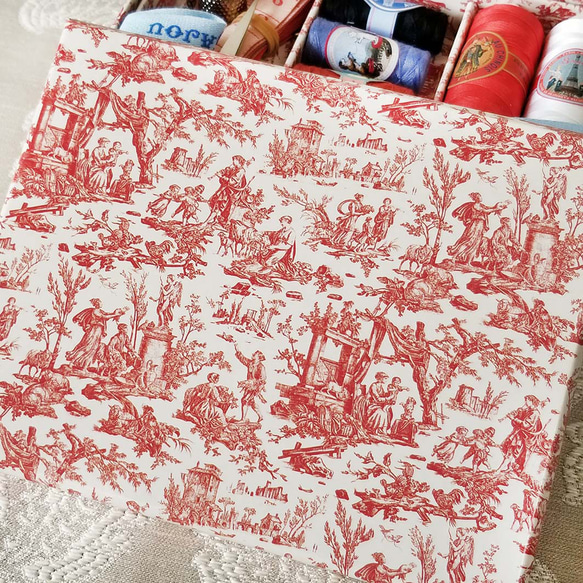 Sajouソーイングセット★Toile de Jouy Offrande à l’Amour rouge 再入荷♪ 5枚目の画像