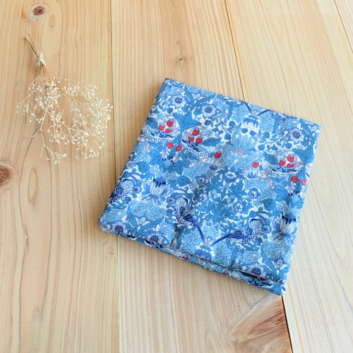 フック 様 strawberryThief きんちゃく 星来、おねんねしてます