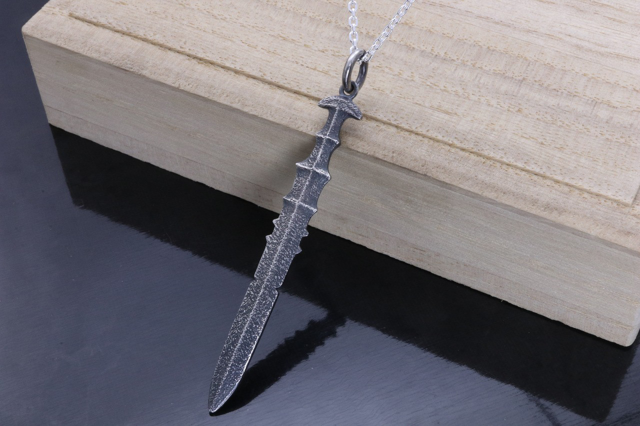 ネックレス メンズ : 天叢雲剣 ペンダント 燻し 草薙の剣 三種の神器 燻し仕上げ ブランド