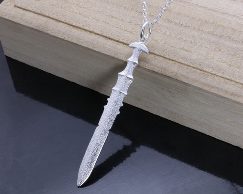 ファンタジー剣ペンダントセット 5点 94324aaa95b1c1712f20f917c58bdb