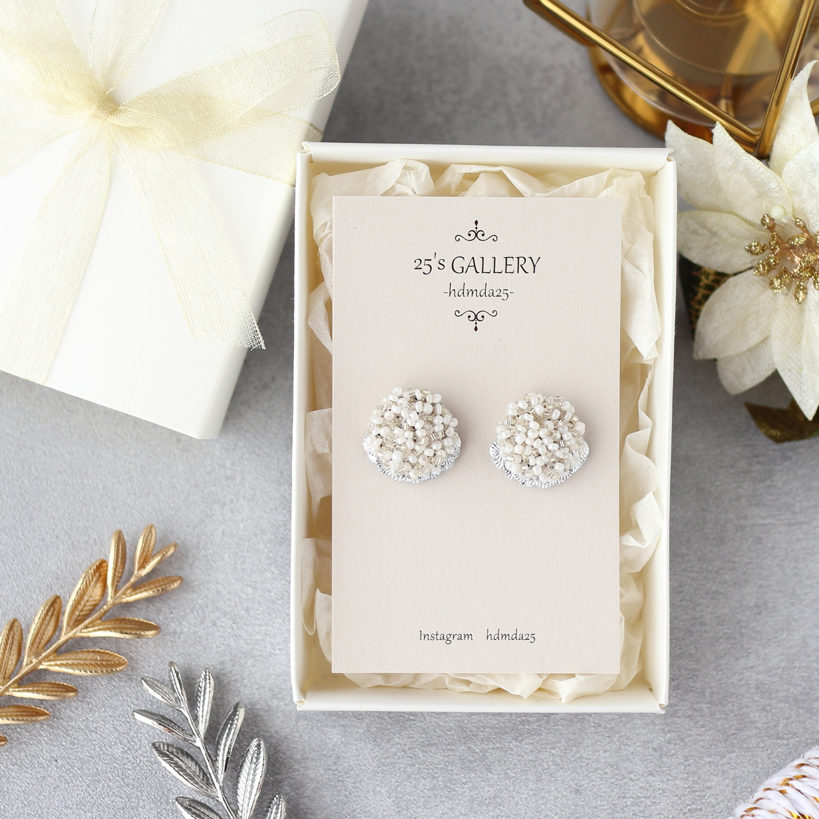 Snow Flower パールとスパンコール イヤリング・ピアス