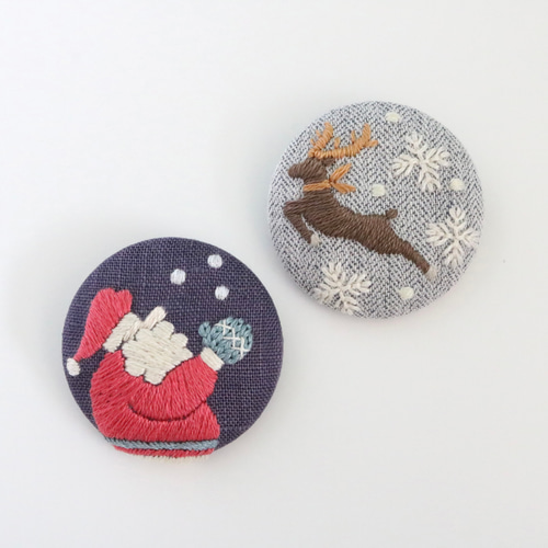 高評価レビュー No.527 クリスマスの可愛い訪問者 その他 - 刺繍ブローチ その他