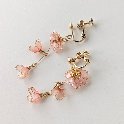 Sakura】枝垂れ桜のイヤリング／ピアス イヤリング・ノンホールピアス
