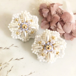 Moko Kobayashi アシンメトリーピアス ビーズ刺繍 パール hqdefault.jpg