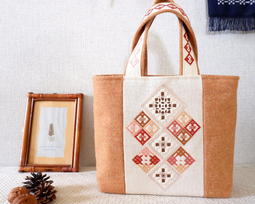 【未使用品】monzee モンジー ナイロンバッグ 立体刺繍 未使用品】monzee モンジー ナイロンバッグ 立体刺繍 2025年最新